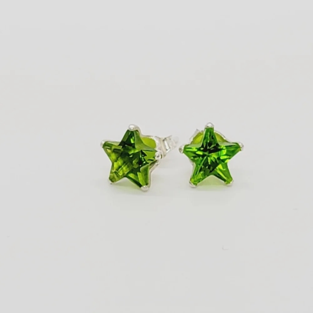 New Green Star CZ earrings - Picture 6 of 6
